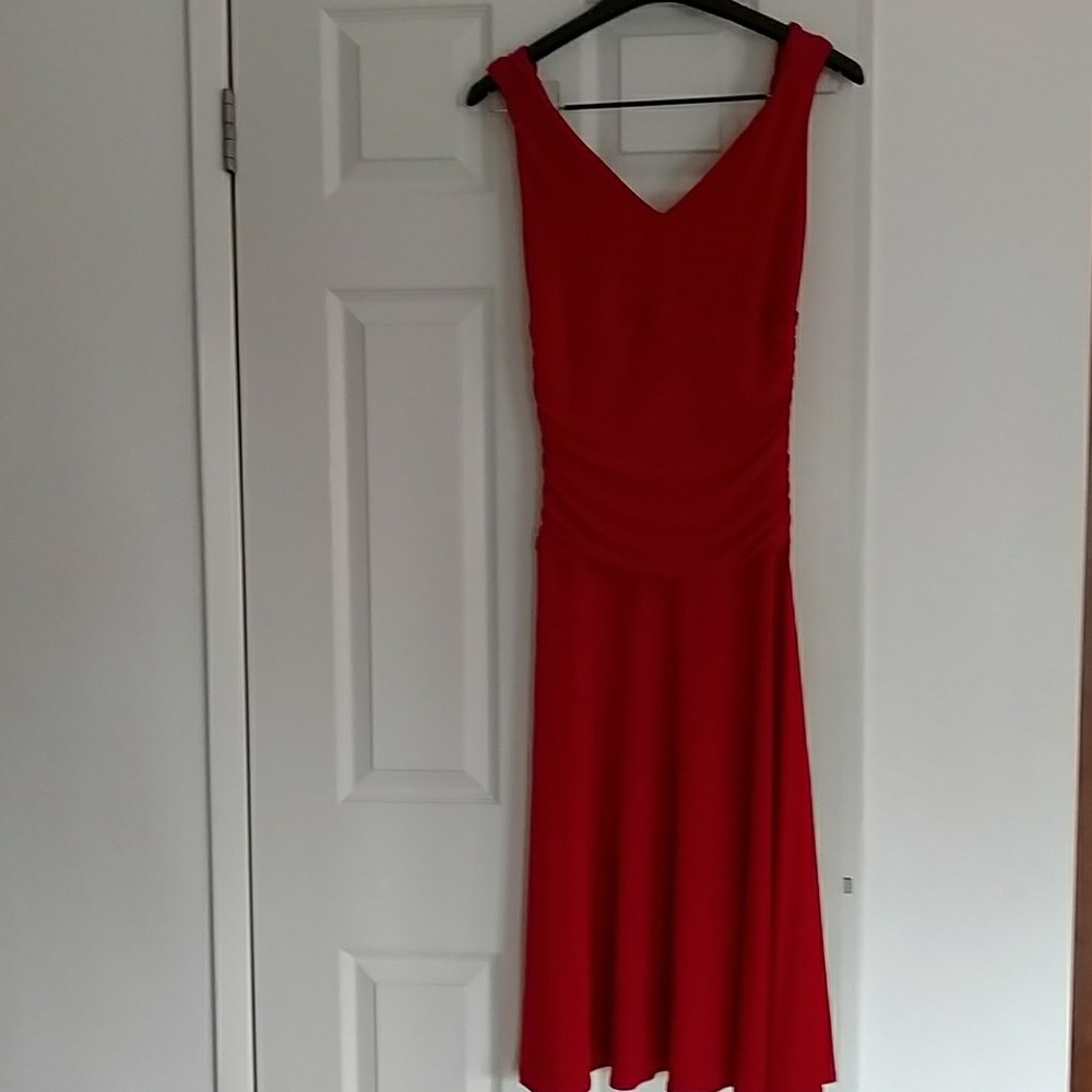 Red dress - Picture 2 of 4