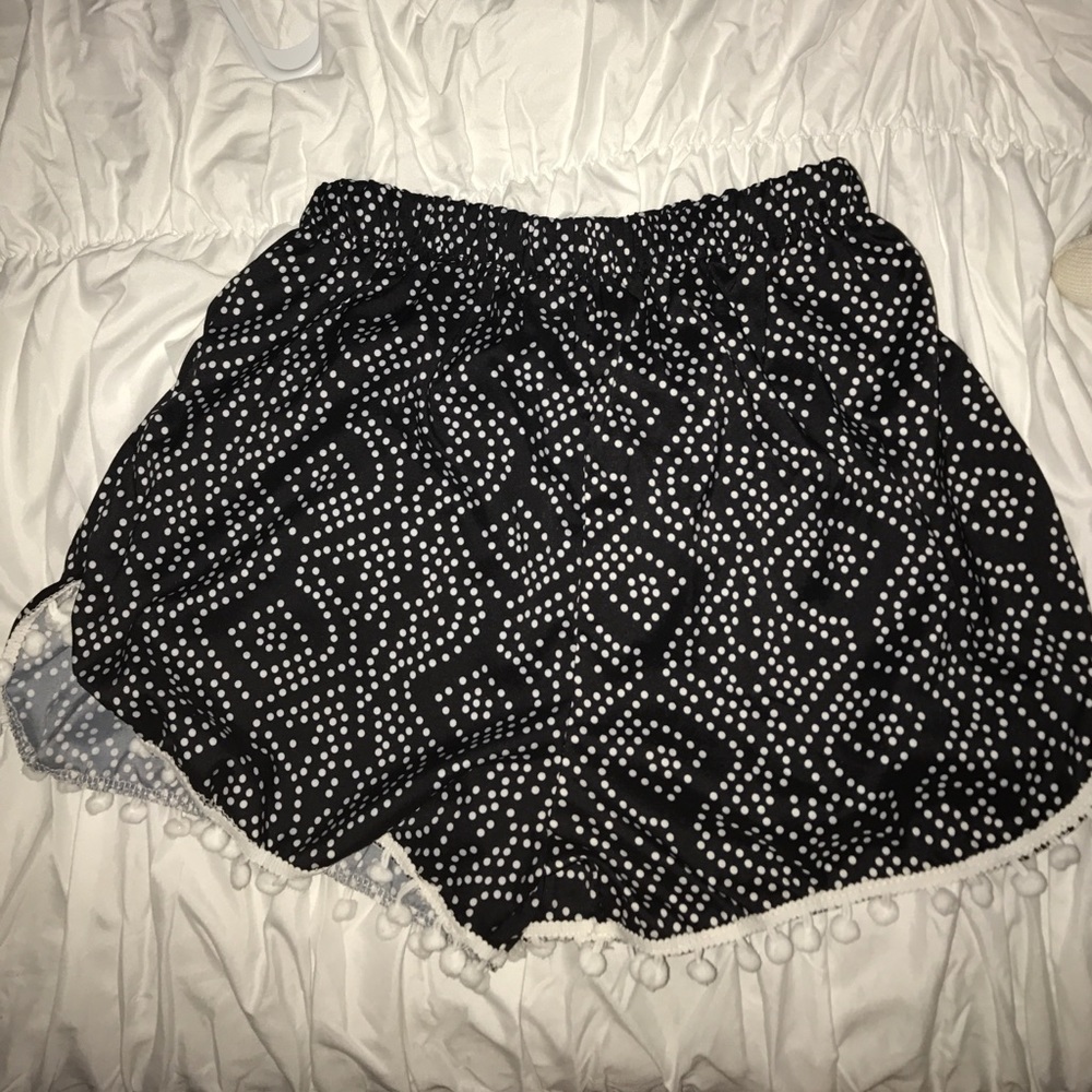 HIGH-WAISTED POLKA DOT SHORTS