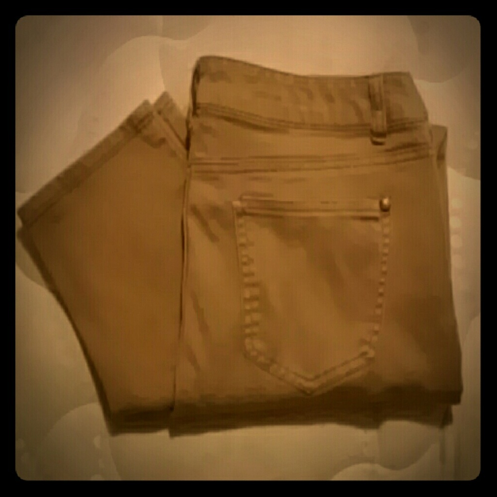 Tan/real-light brown colored skinny jeans