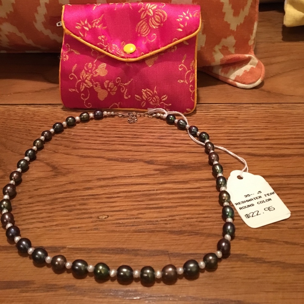 Mid Week Sale: Synthetic Pearl Necklace