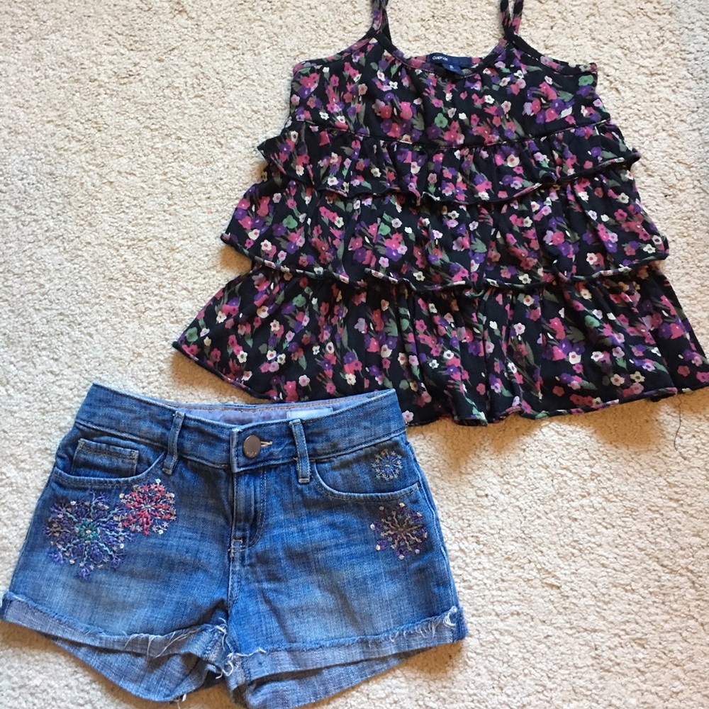 📌 SOLD Gapkids top and shorts size 8