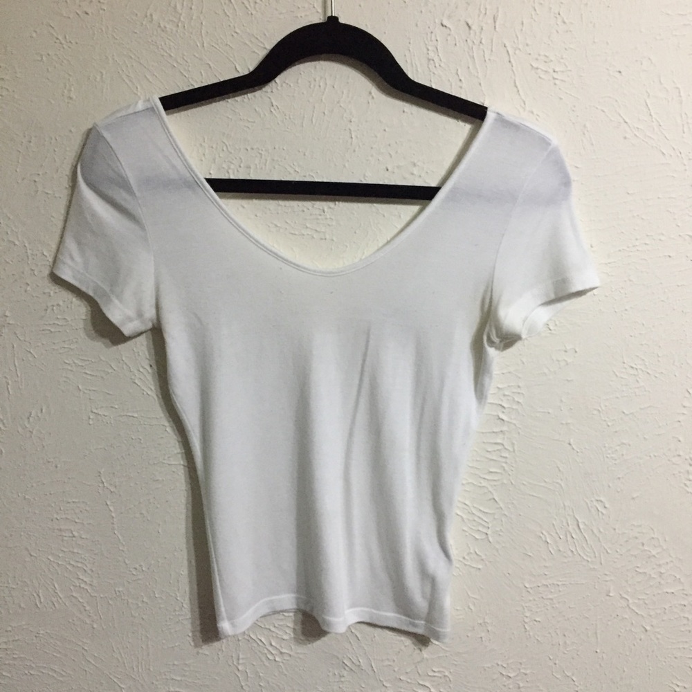 White v neck crop top