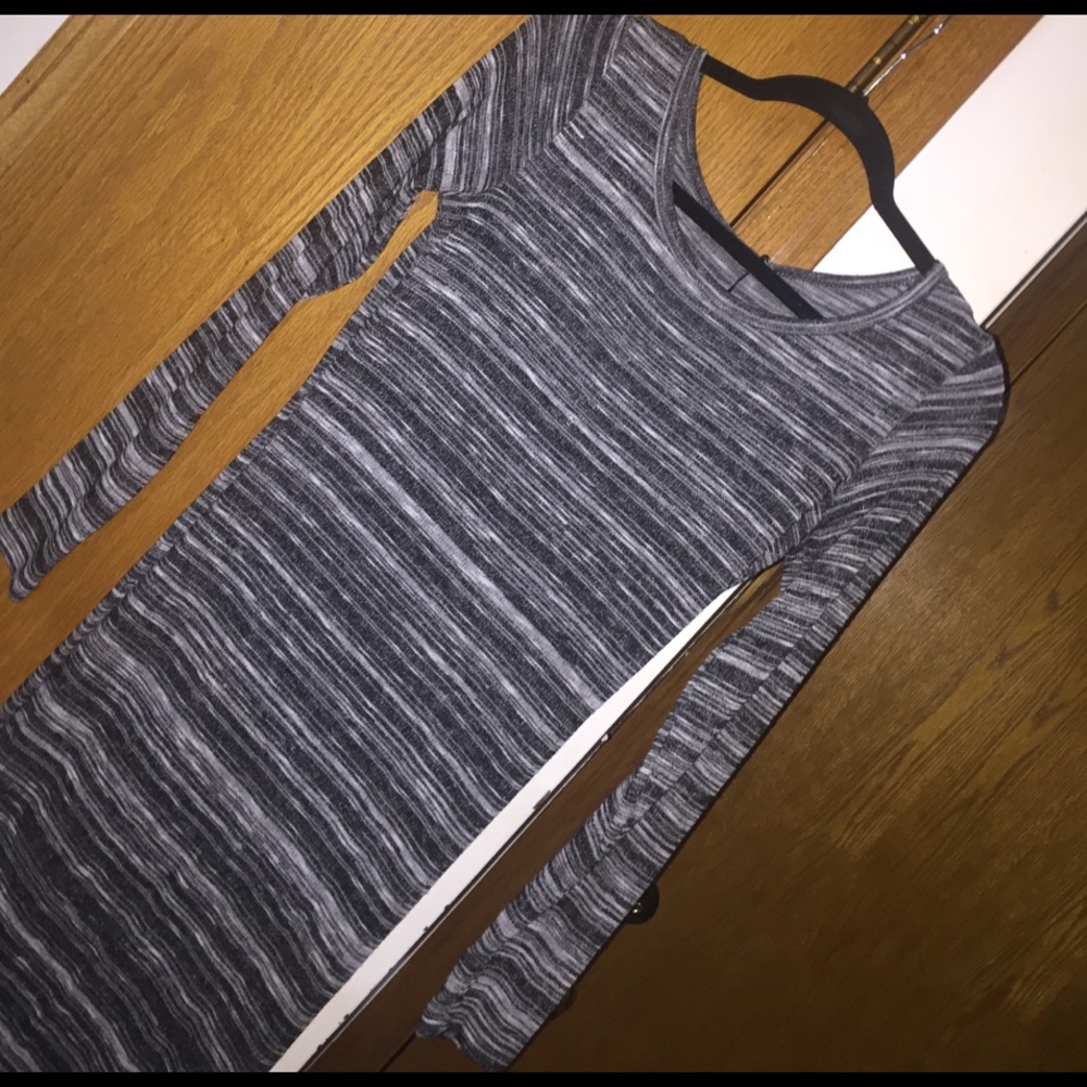 Maxi dress top with side slits  NWIT