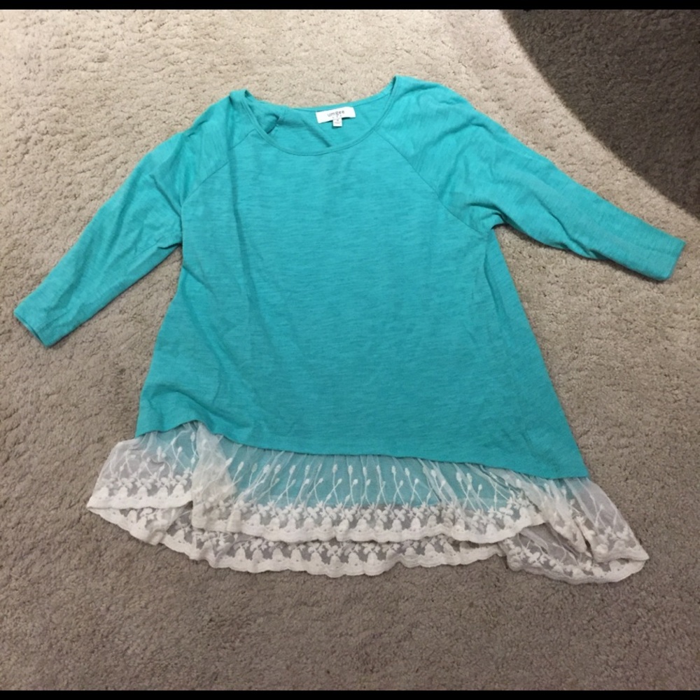 Umgee 3 quarter sleeve turquoise lace high low top