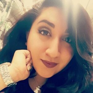 Meet your Posher, Claudia