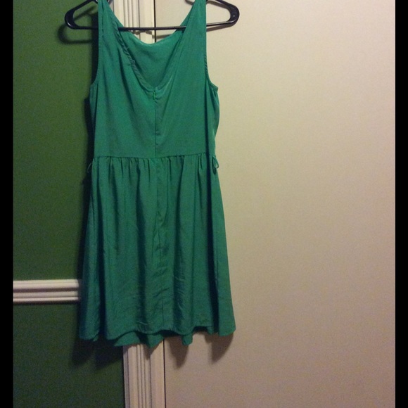 Green summer dress - Picture 4 of 4