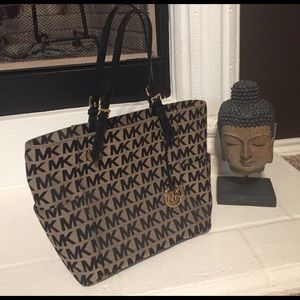 {Authentic} Michael Kors Jet Set Logo Bag
