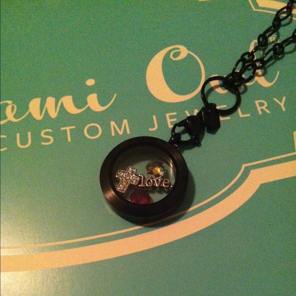 Small origami Owl Locket and Necklace