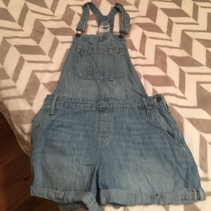 Old navy boyfriend overall shorts