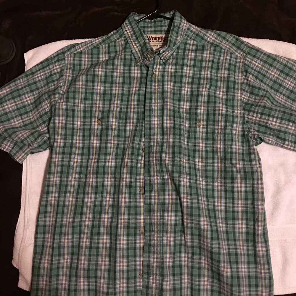 Wrangler wrinkle resistant shirt