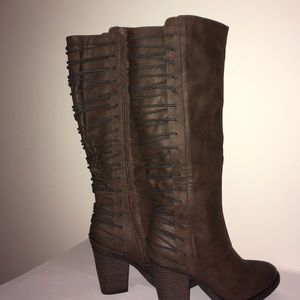 Mossimo brown boots