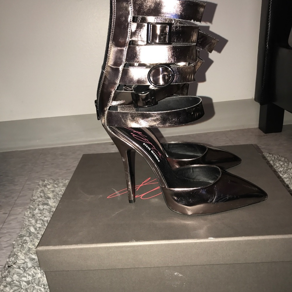 Jessica Simpson metallic heels