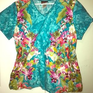 Beautiful XL scrub top
