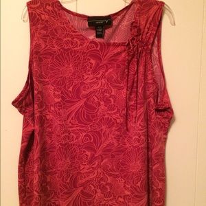 4 for $20 SALE!! Flower print sleeveless shirt