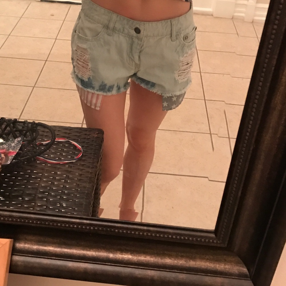 🛍SOLD ON MERC shorts size 24🛍 - Picture 4 of 4