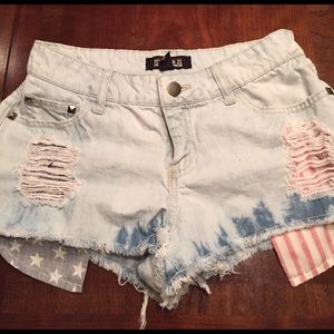 🛍SOLD ON MERC shorts size 24🛍