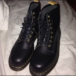 MENS Dr Martens (Vegan)