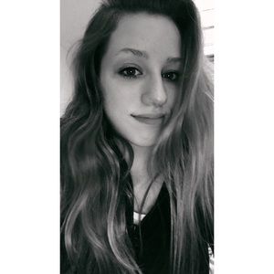 Meet your Posher, Claudia