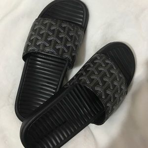 goyard slides