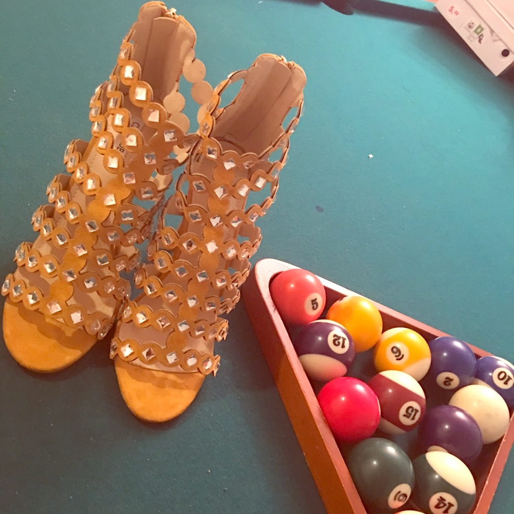 Gorgeous mustard shoes 😍😍💃🏽💃🏽