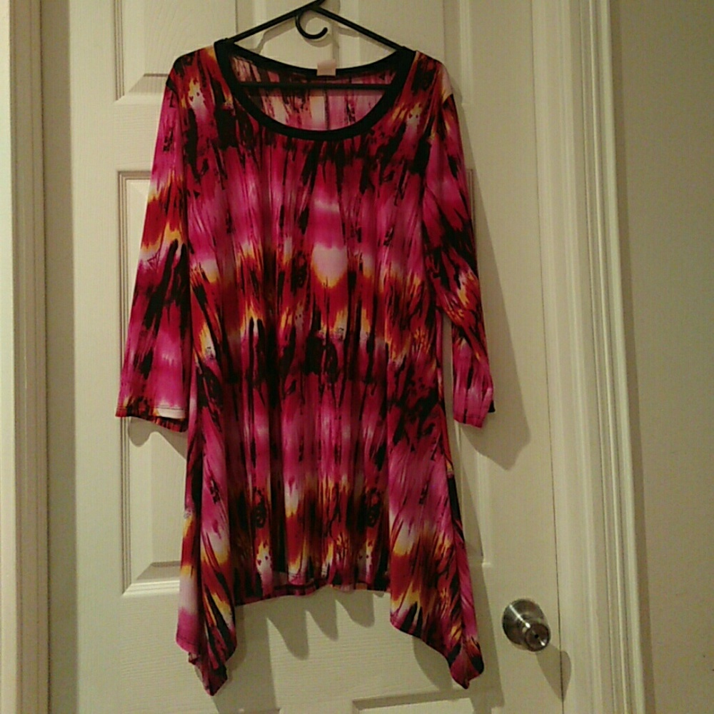NWOT 2X Shark bite Tunic