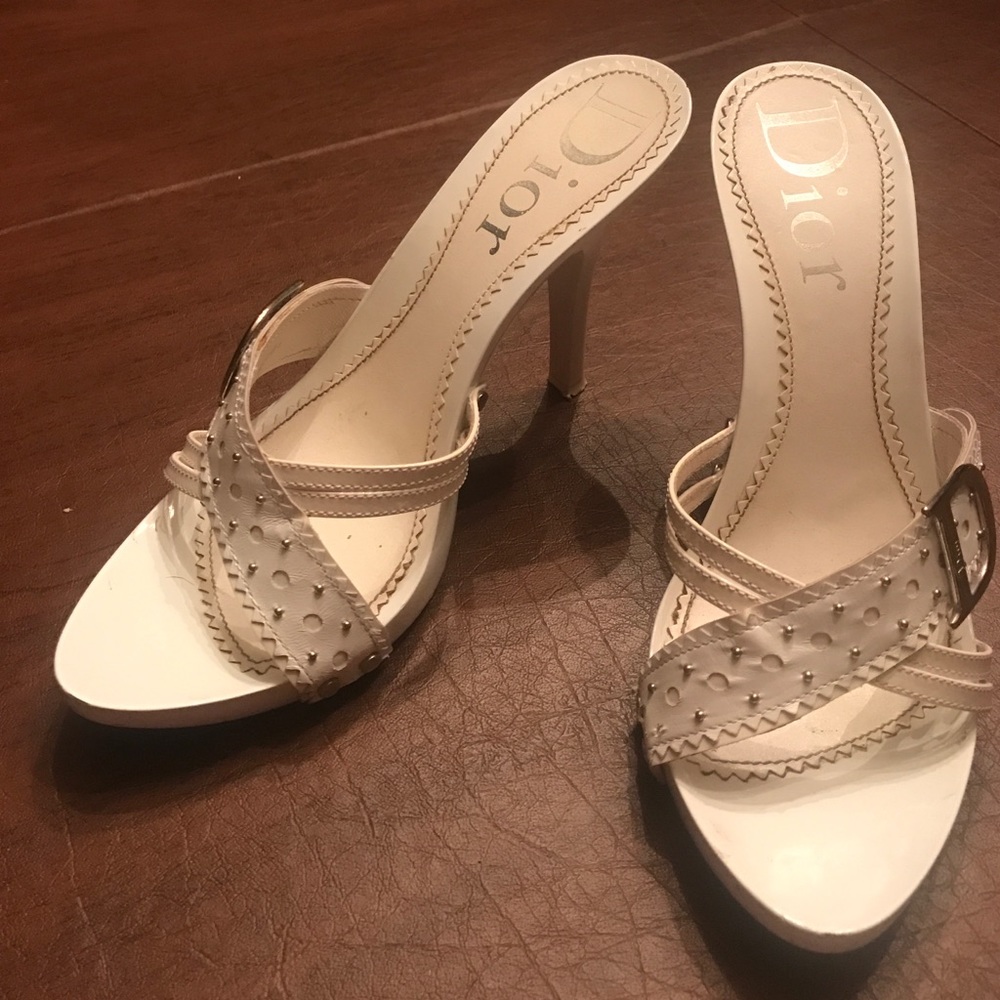 Christian Dior *half off* white lacquered heel