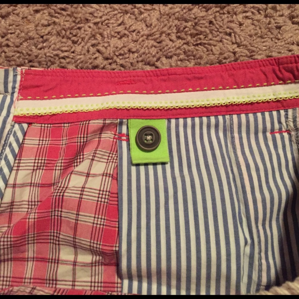 Shorts - Picture 3 of 3