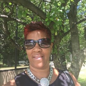 Meet your Posher, Loretta