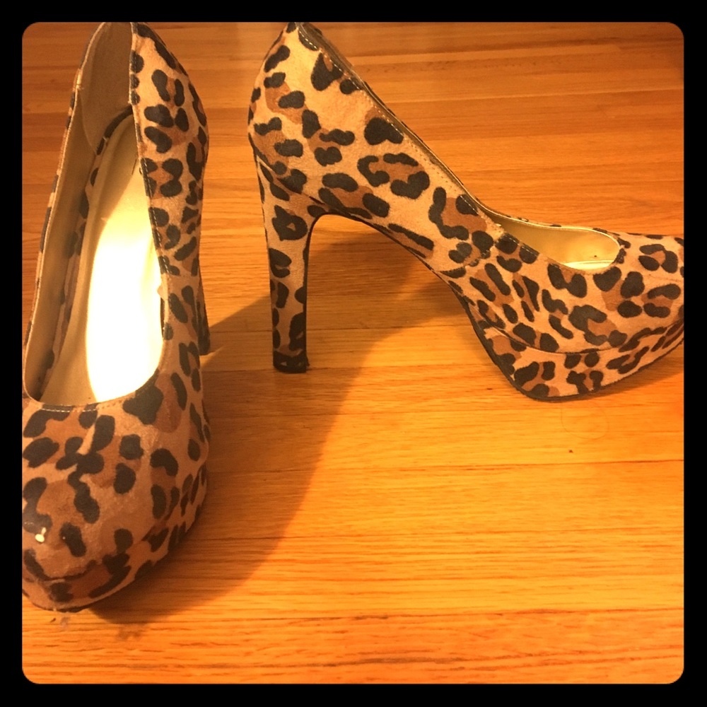 Leopard pumps