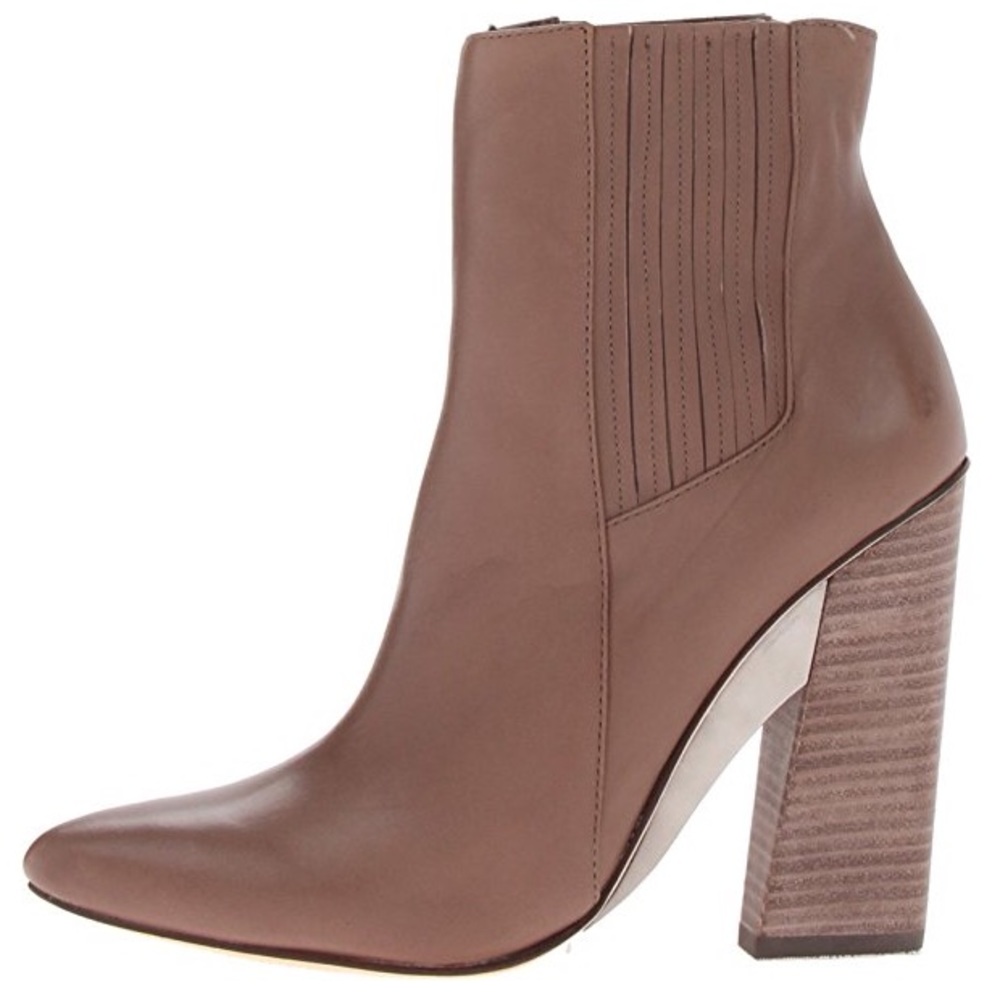 Pull on booties