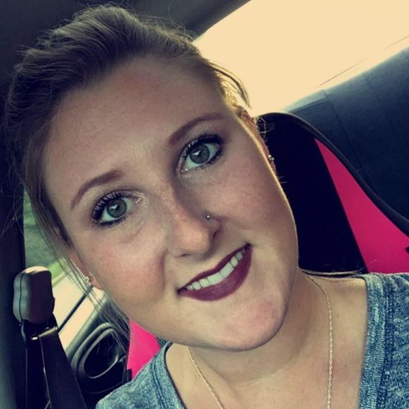 Meet your Posher, Amanda - Picture 1 of 1