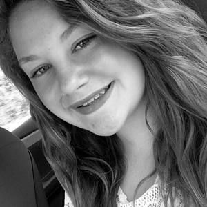 Meet your Posher, Chloe