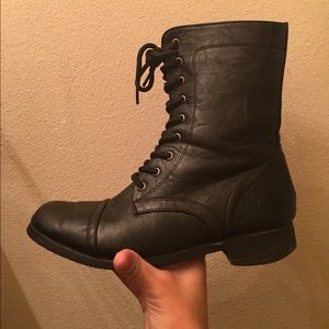 Combat boots