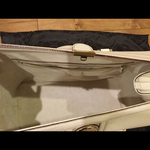 <SOLD> Gucci large white treasure bag - Picture 3 of 6