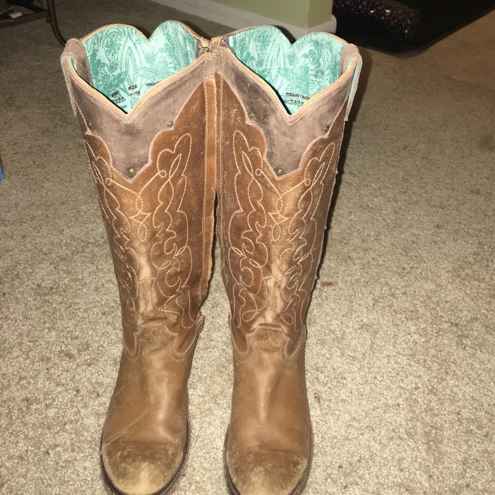 Women's Coral Vintage Distressed Cowboy Boots
