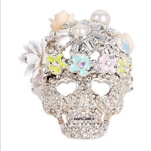 Betsey Johnson swarovski crystal Skull Ring.