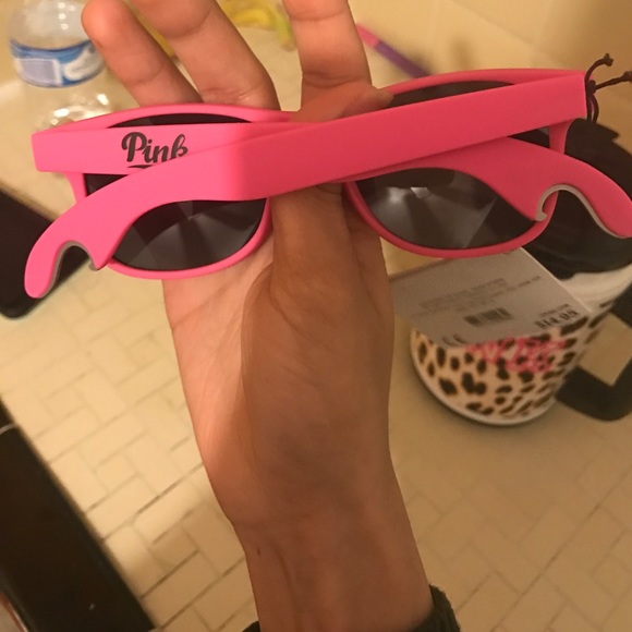 Pink accessories - Picture 2 of 2