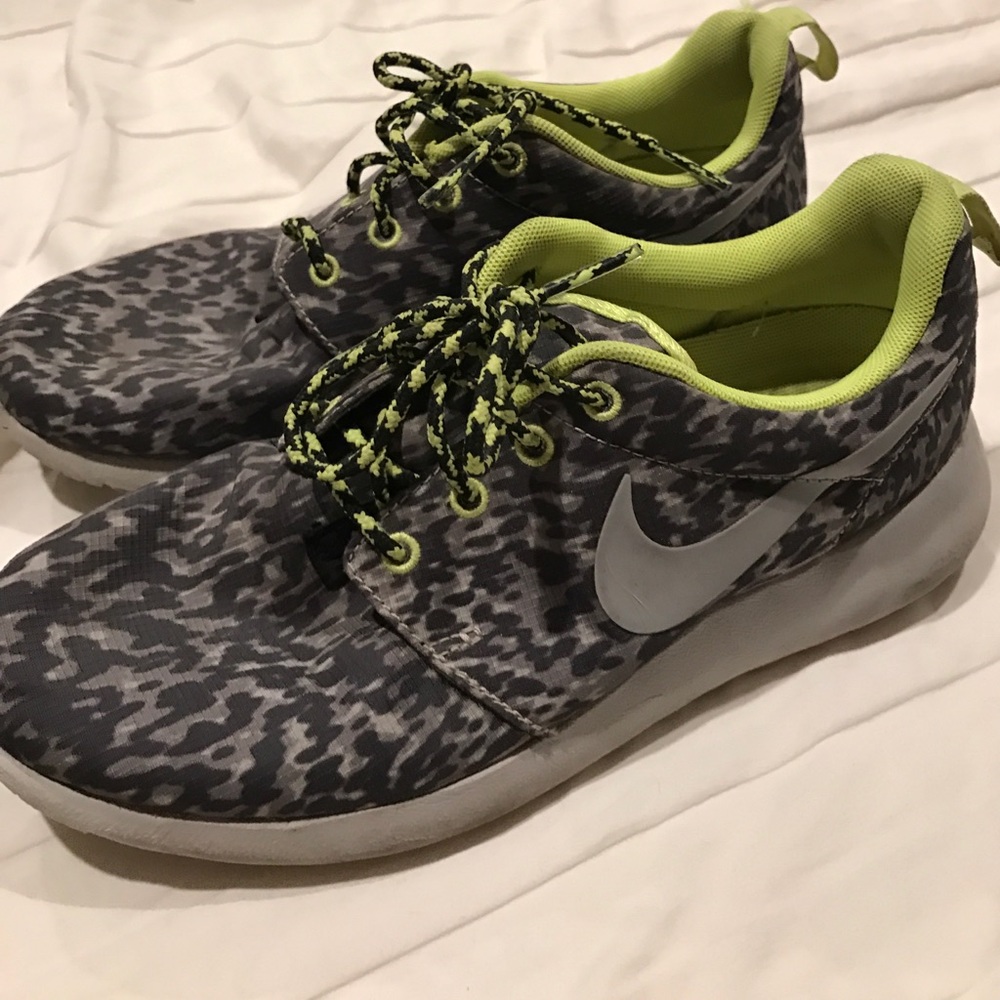 Women's Nike Roshes