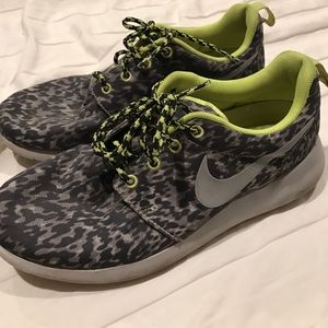 Women's Nike Roshes