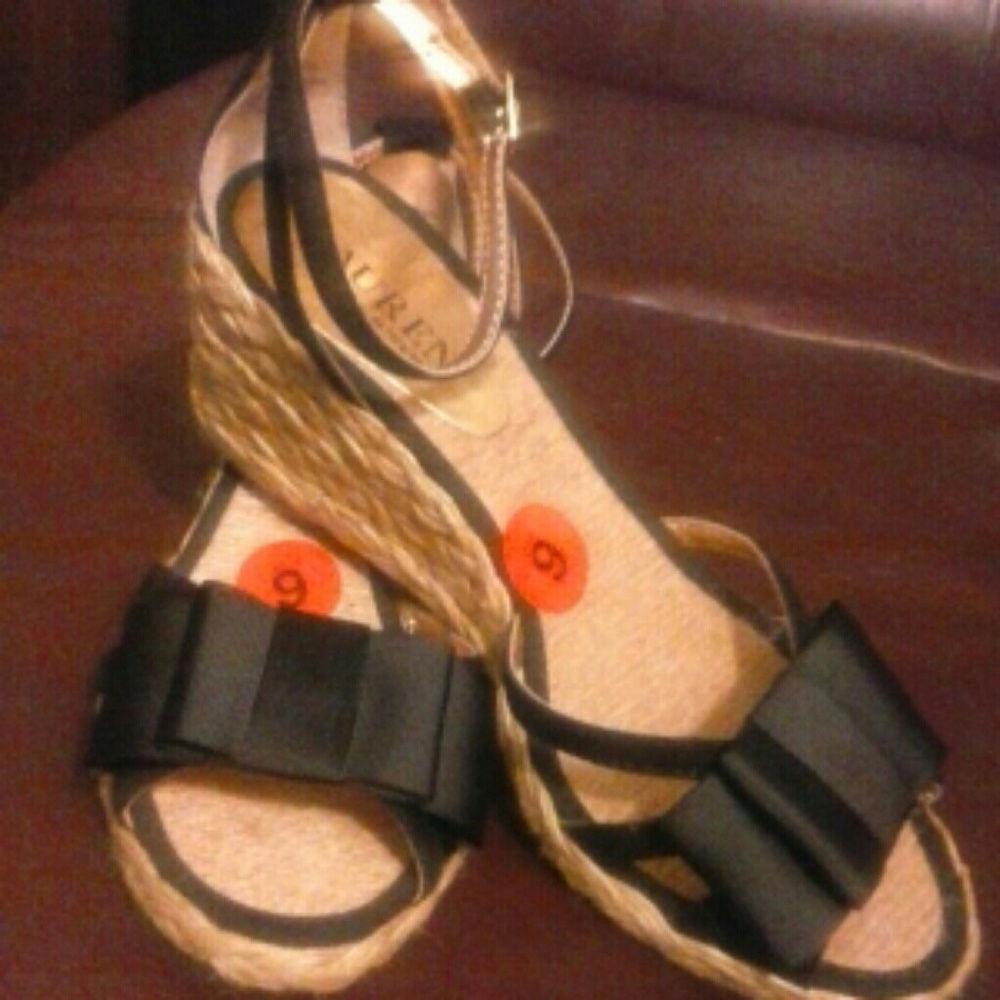 SIZE 6 " RALPH LAUREN Ledies  Sandals  New