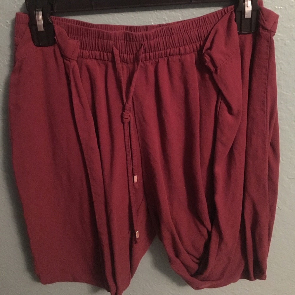 Nice maroon joggers :)
