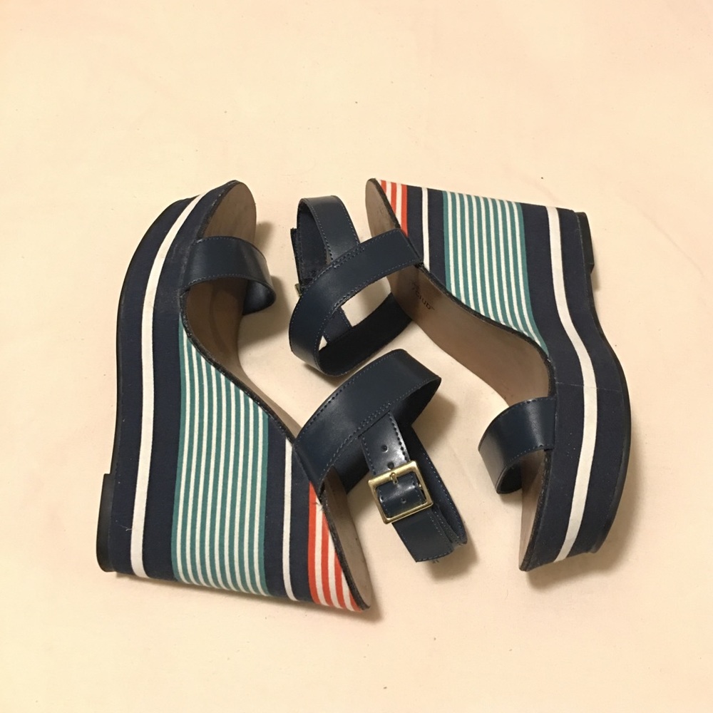 Navy blue wedges!