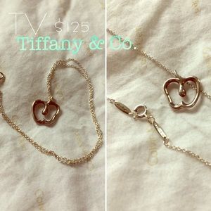 💋SOLD💋Tiffany & Co. Elsa Peretti Apple Necklace