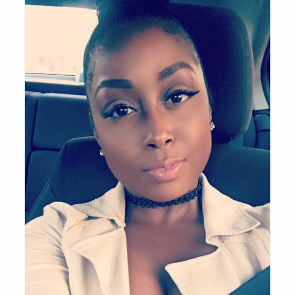 Meet your Posher, Renita - Picture 1 of 1