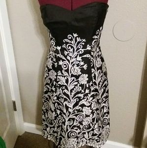 Like New White House Black Market Strapless Dress