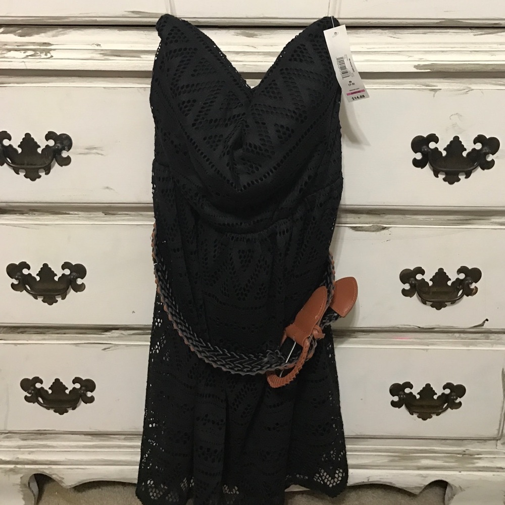 Strapless black dress with belt