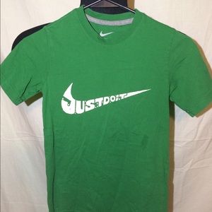 Boys green Nike t-shirt