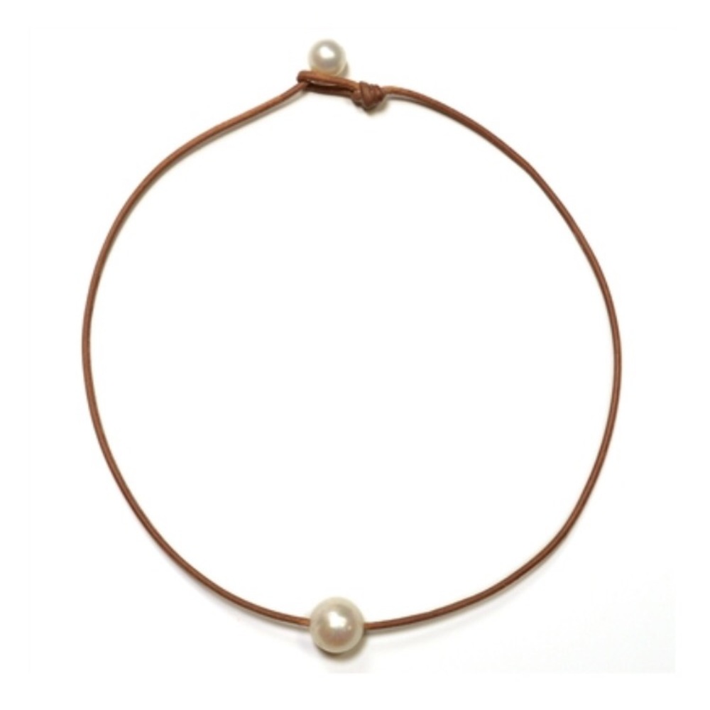 Freshwater Pearl Necklace with Genuine Leather