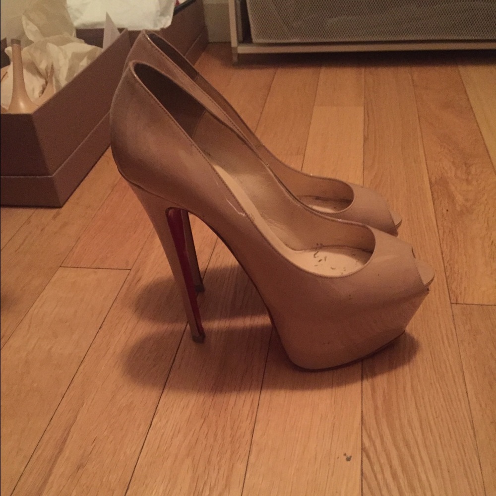 Christian Louboutin - Picture 1 of 2