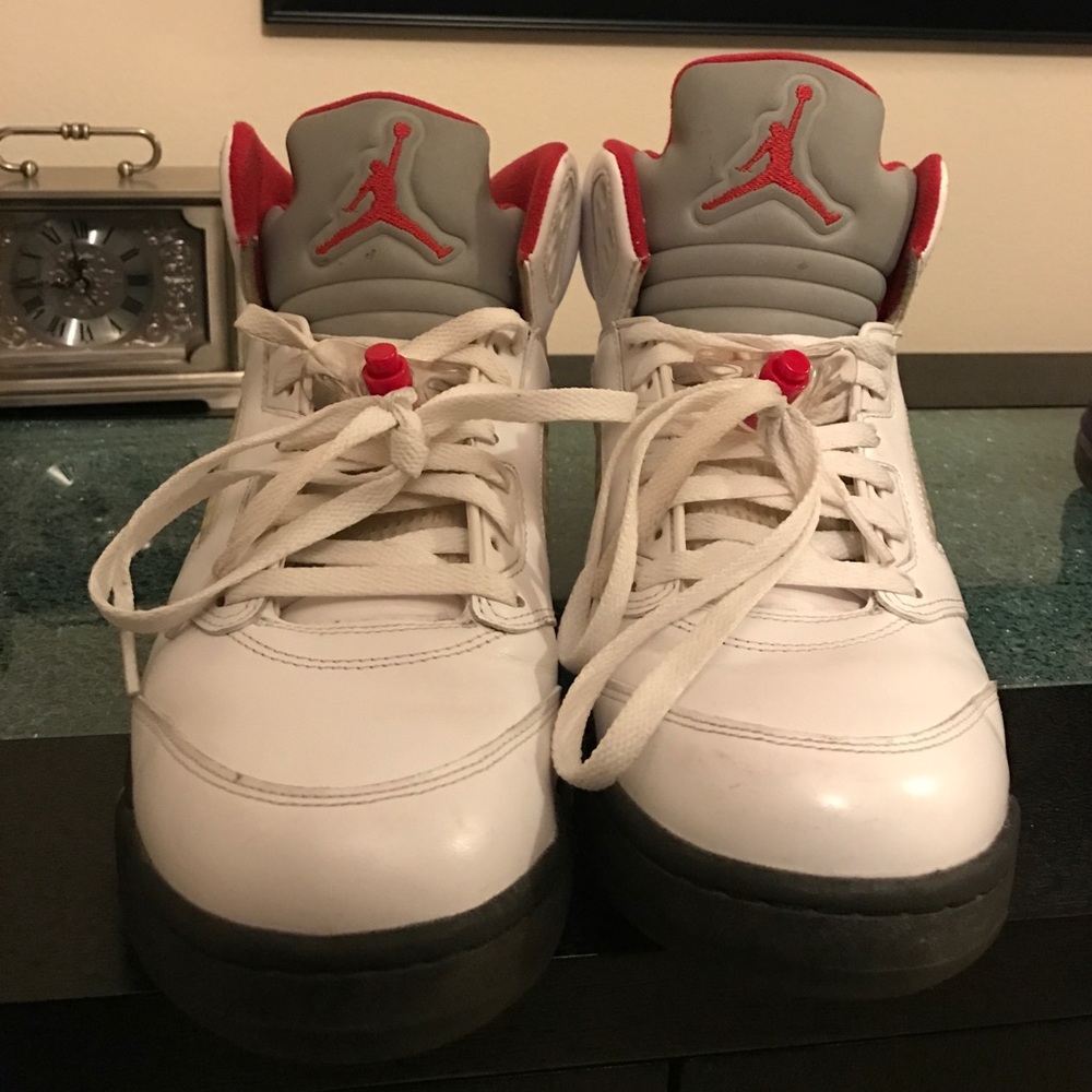 Air Jordan 5 fire red! Good condition
